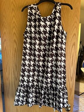 JCrew Black  and White Houndstooth Sleeveless pleated Hem Dress